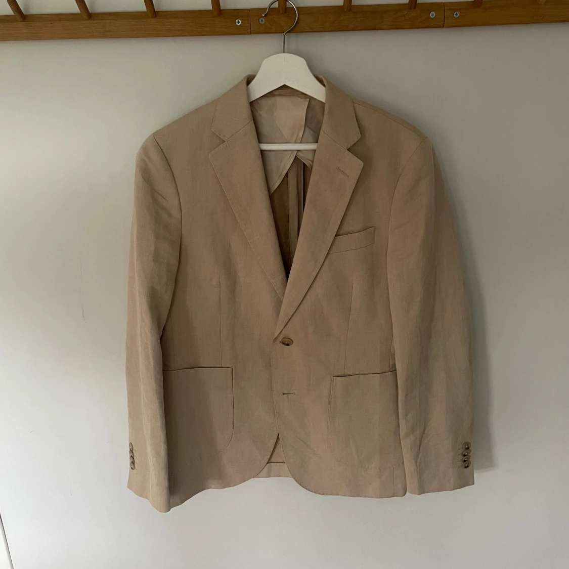 Beige kavaj från A days march