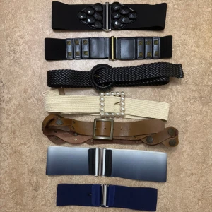 Bälten för endast 29 kr/st  - Säljer dessa unika bälten som man snyggt kan matcha med klänningar, oversize tröjor för att framhäva midjan eller kanske bara till ett par byxor/kjol osv. 