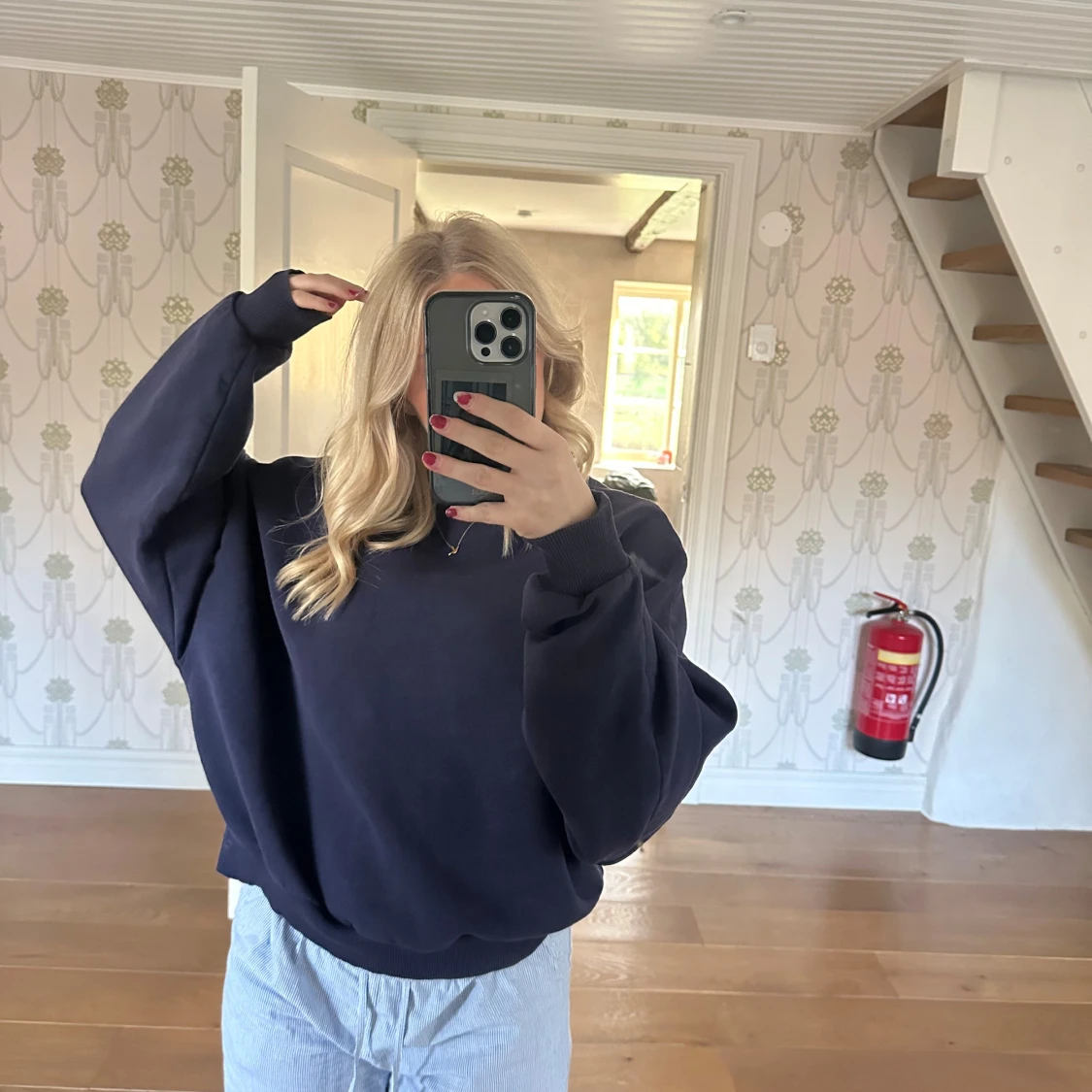 Mörkblå oversized sweatshirt - 2