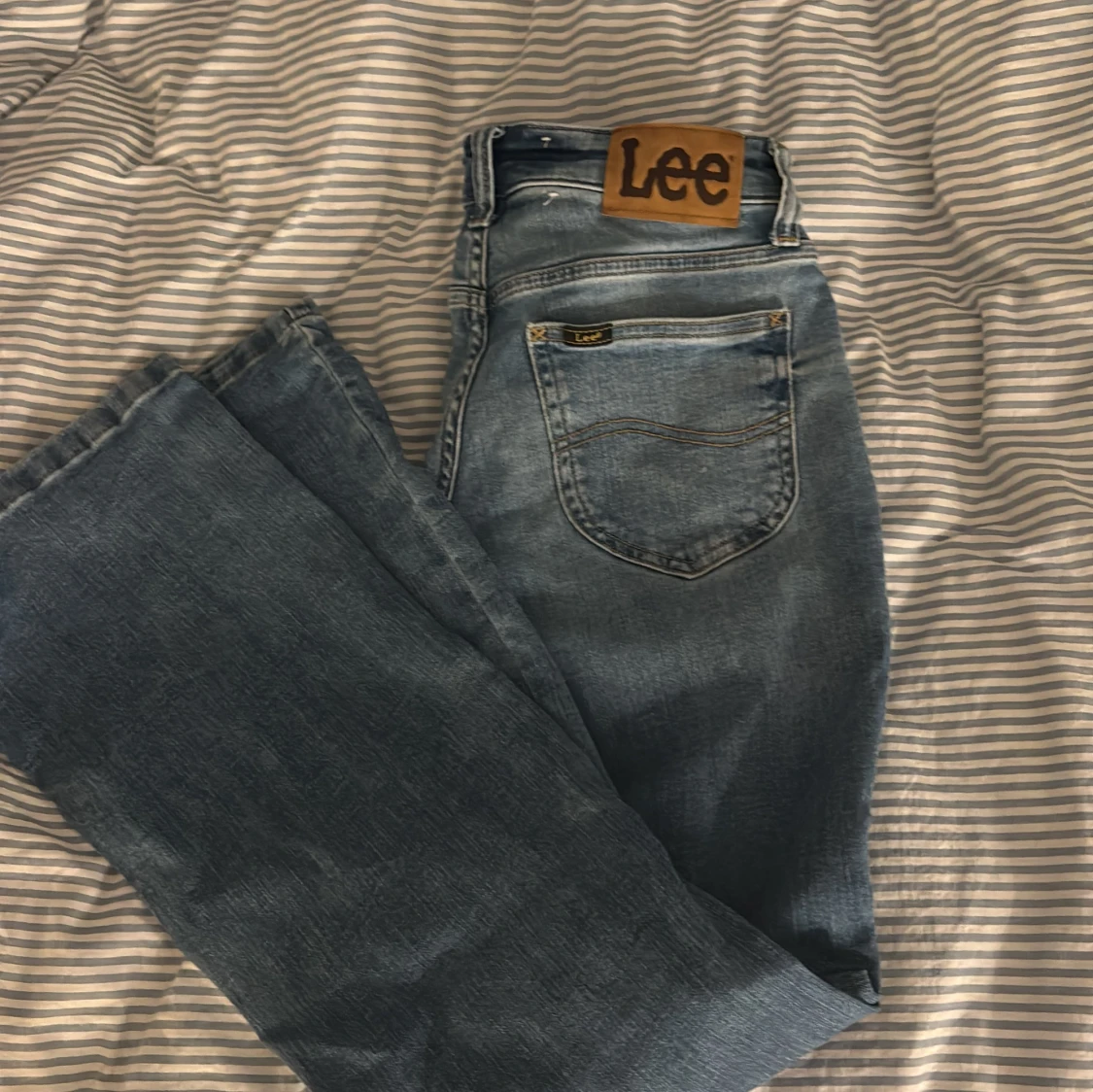 Blå jeans från Lee med klassisk passform - 2