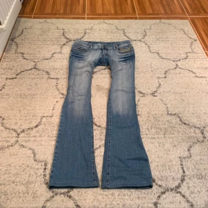 Low Rise jeans  - Mörkblåa lågmidjade jeanssss 