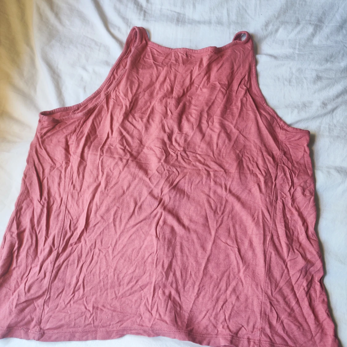 Rosa linnetopp med knappar från Boohoo - 1