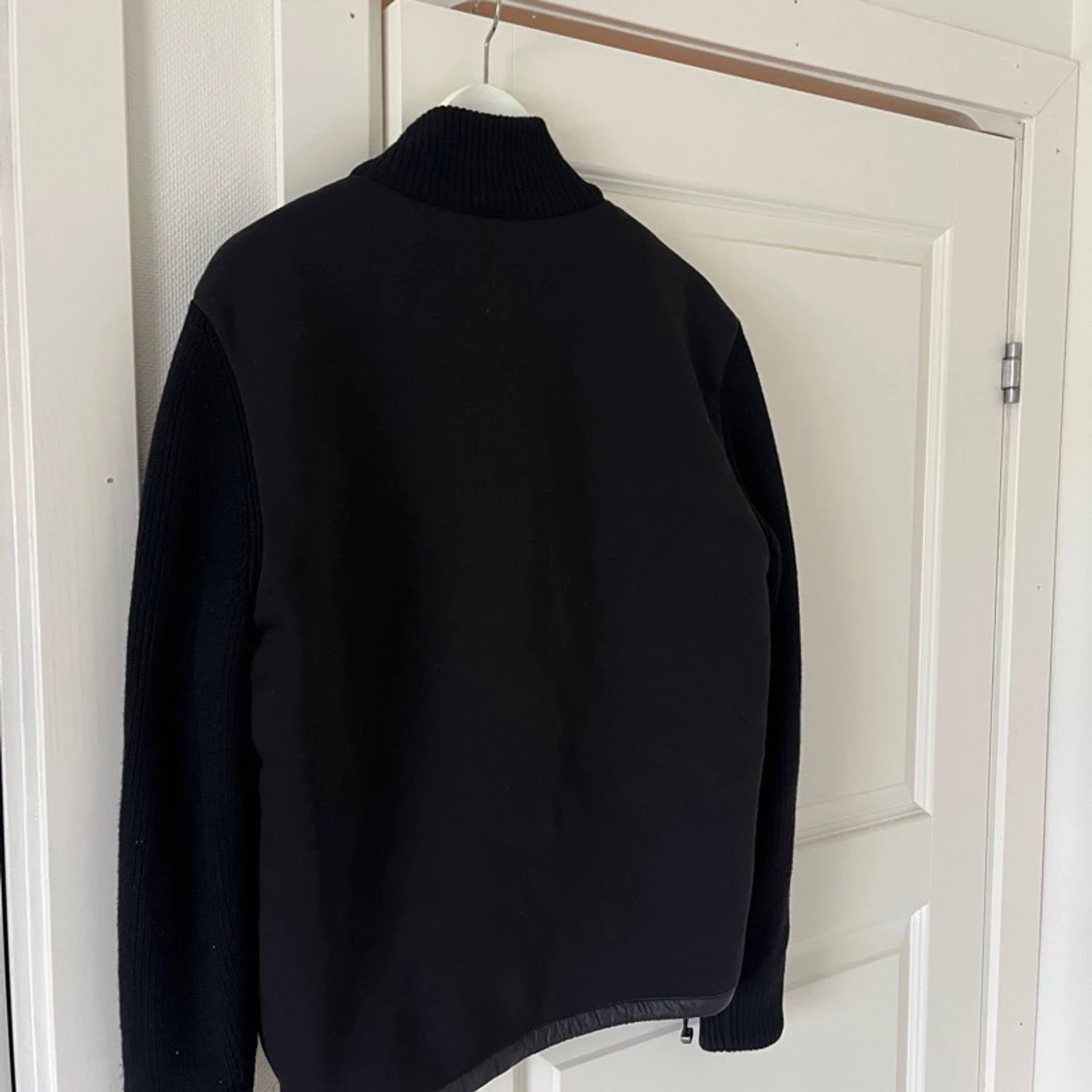 Svart hybridjacka från Colmar Originals - 2