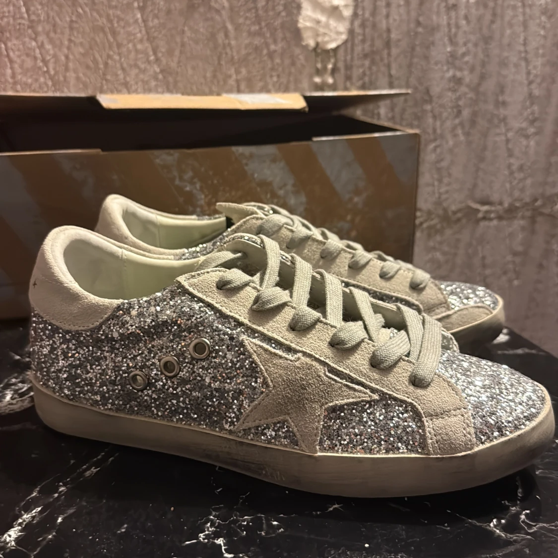 Glittriga golden goose med stjärna - 1