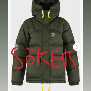 SÖKER Grön dunjacka från Fjällräven - EXPEDITION DOWN LITE JACKET W!! skriv jättegärna om ni säljer denna jacka. I storlek S
