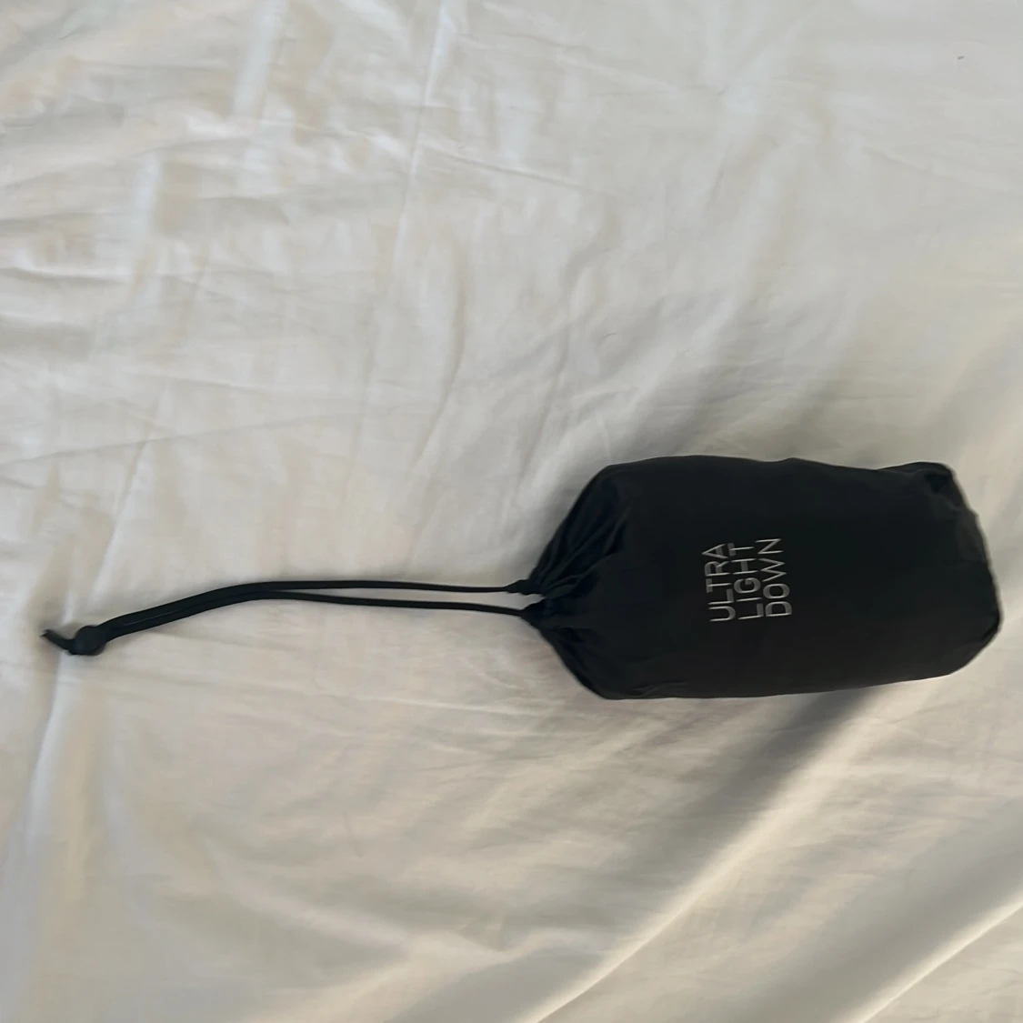 Svart dunväst från Uniqlo Ultra Light Down - 4