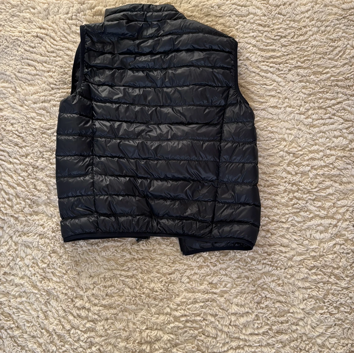 Svart dunväst från EA7 Emporio Armani - 1