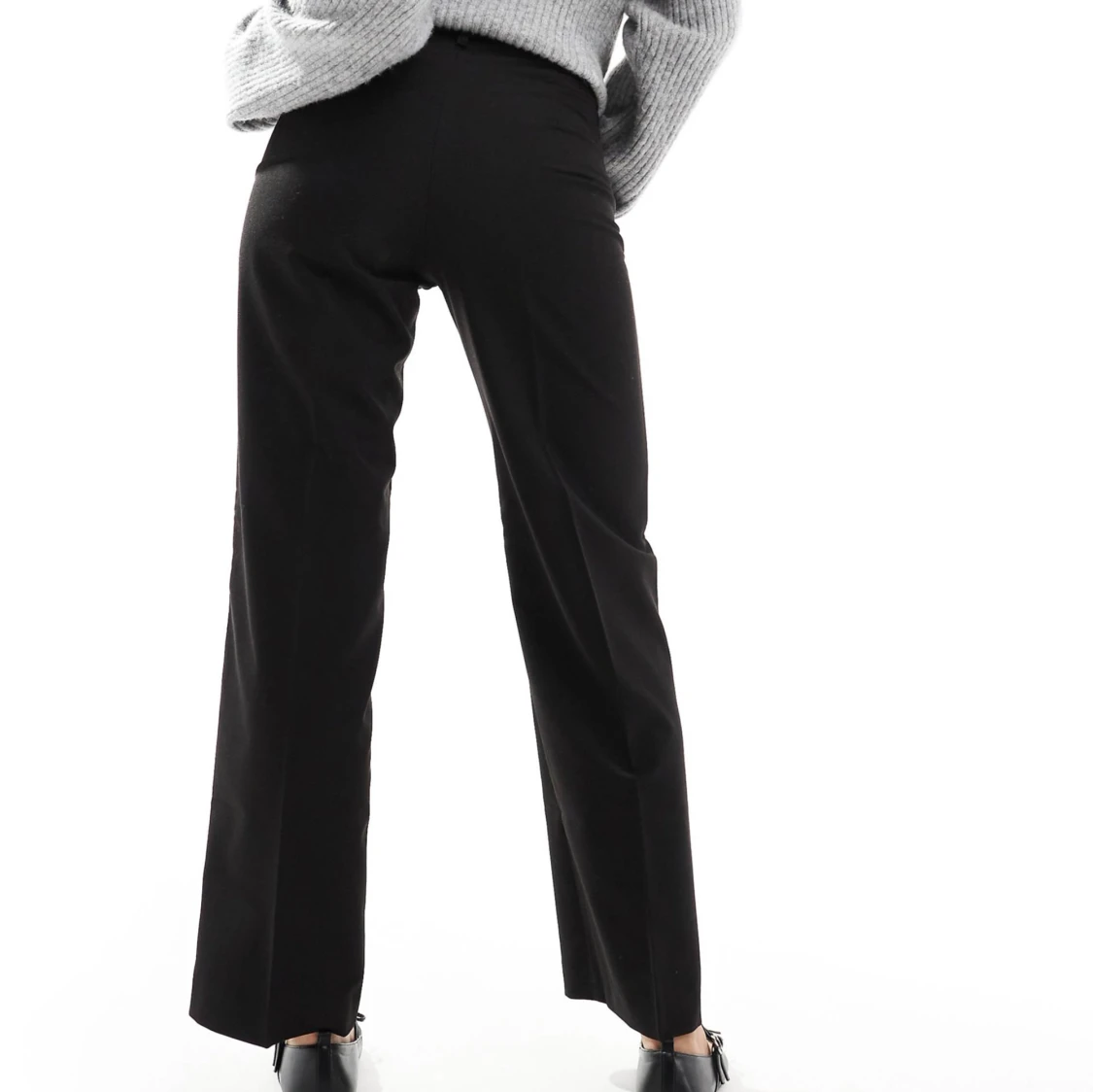 Svarta vida kostymbyxor - 2