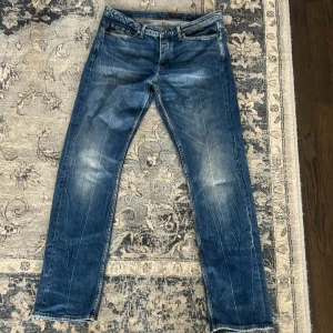 Tiger of Sweden jeans - Sköna jeans me snygga detaljer från andvändning.