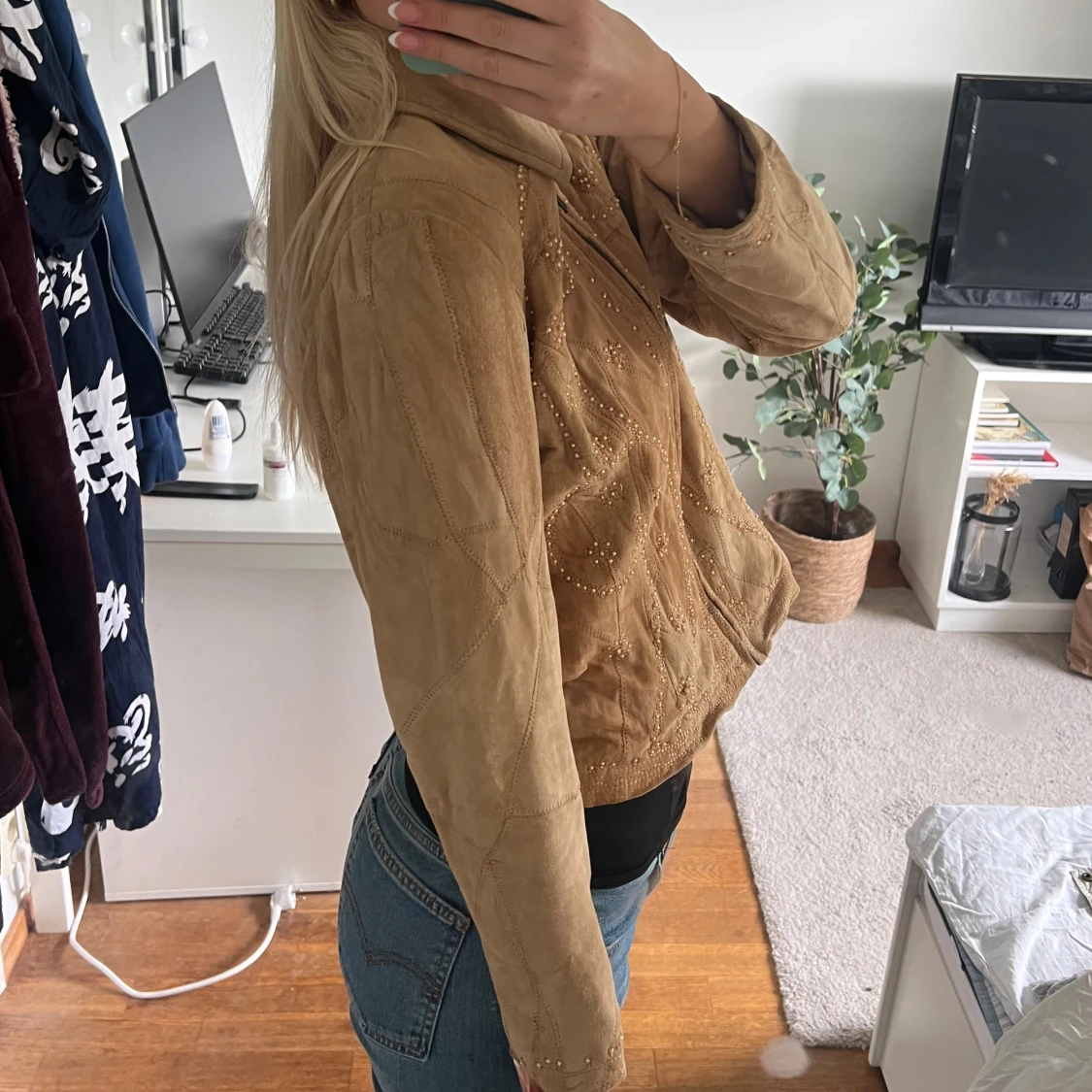 Beige mockajacka med pärldetaljer S - 2