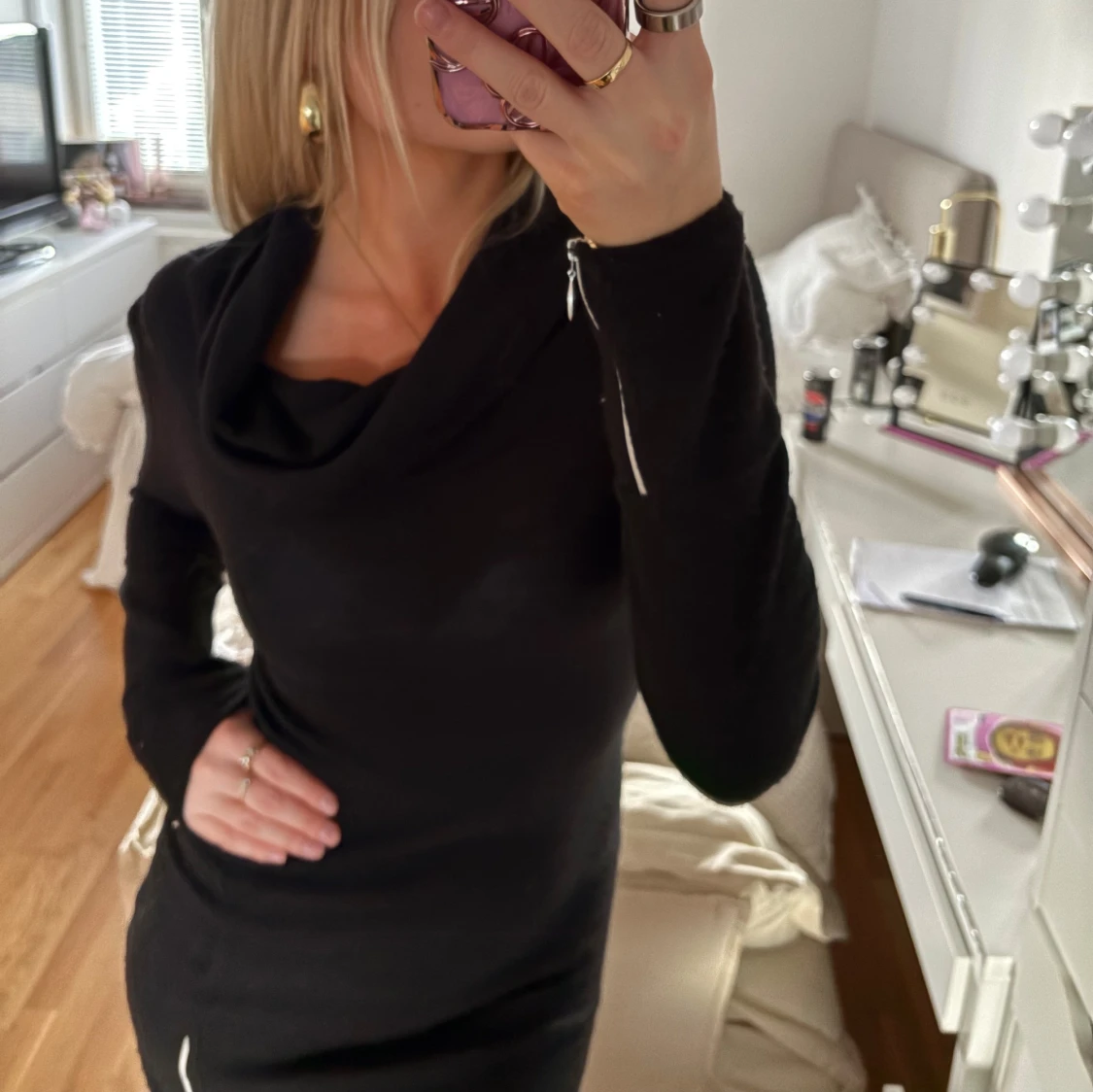 Svart offshoulder klänning med dragkedja - 2