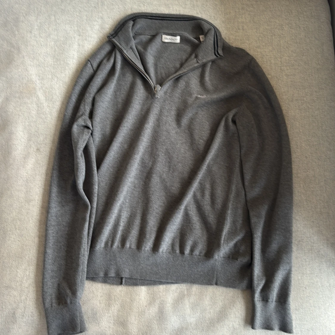 Grå half zip tröja  - 1