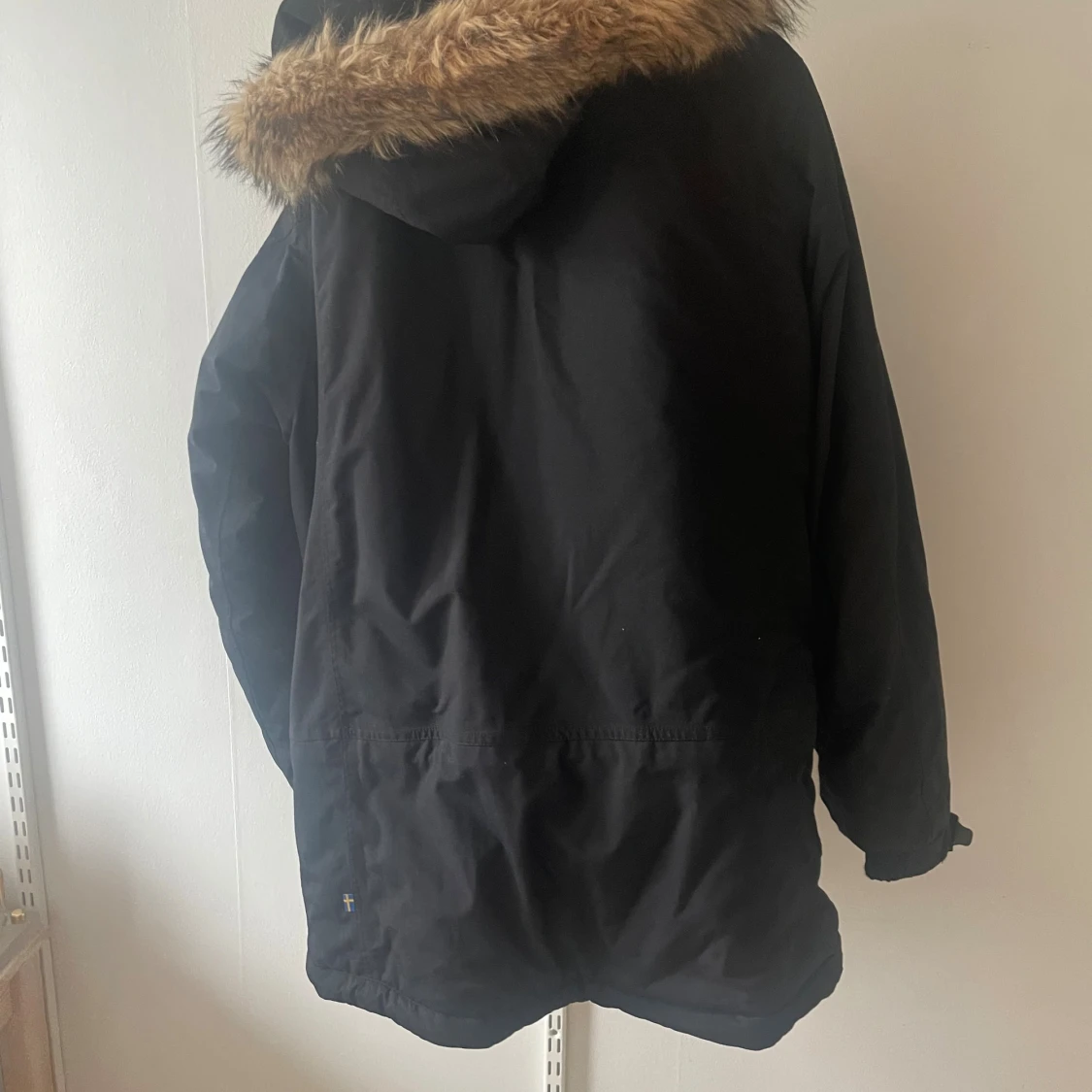 Svart parkajacka från Fjällräven S - 2