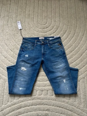 Replay jeans Anbass  - Skick: 10/10 | Storlek: 31/30 | Mitt pris: 999 | Inga defekter | Passar längd 170-175 | Mått A: 40 cm B: 89 cm | Hör av er vid frågor! 🙌