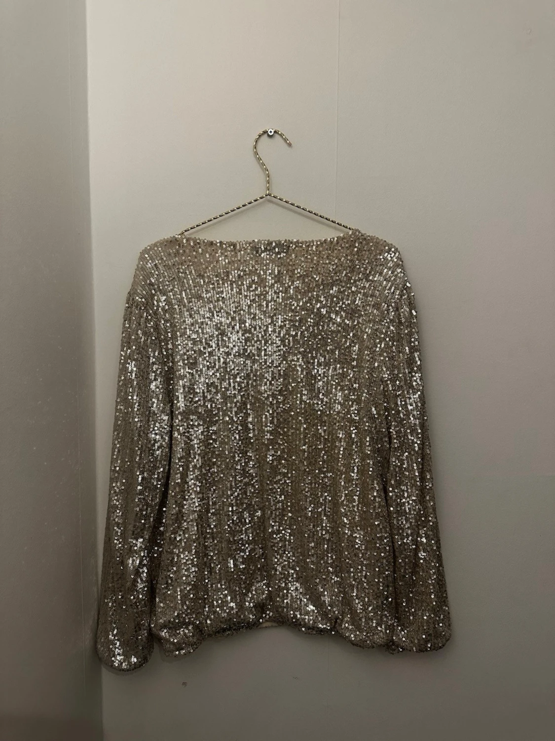 Snygg paljettblus stl. 38/40 - 1