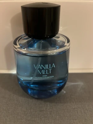 Vanilla Melt från Zara - Vanilla Melt från Zara Bloom Collection har en modern look och är perfekt för dig som vill sticka ut. En stilren parfym som passar dig som gillar trendiga dofter och vill ha något unikt i samlingen.