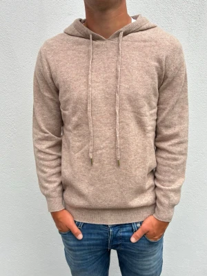 Kashmir/Merino hoodie - Beige Kashmir/Merino hoodie | Storlek XS | Endast testad, därför är skicket 10/10 | Hör av dig vid frågor🌟
