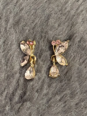 Örhängen - Inga defekter ✨