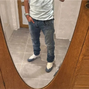 Replay jeans  - Ett par snygga byxor från Replay i storlek W31 L34 i modellen Anbbas 
