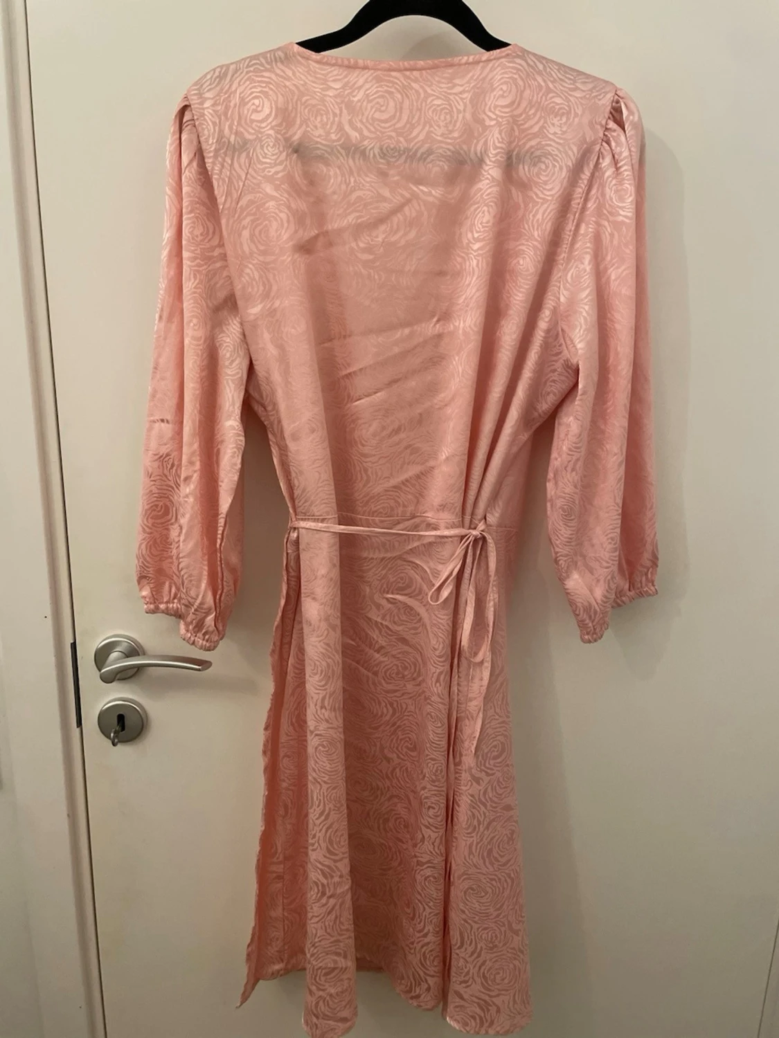 Rosa omlottklänning från Object - 1