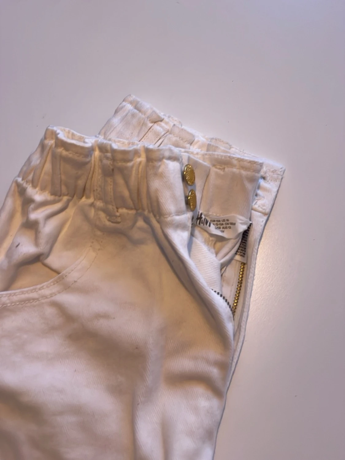 Vita högmidjade shorts från H&M - 3