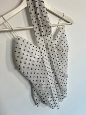 Scarf topp - Trendig Zara topp🖤s/m