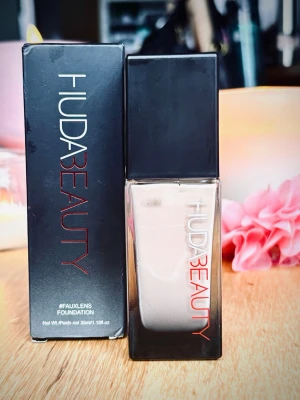 Huda Beauty Faux filter matte foundation! - Huda Beauty Faux filter luminous matte foundation ”Angel Food 110N”. 35 ml. Ny med kartong.