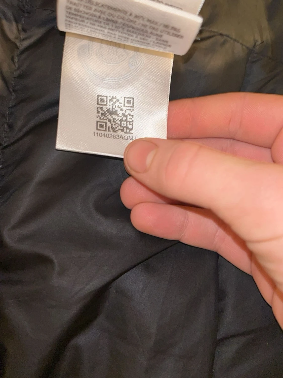 Svart pufferjacka från Moncler - 4