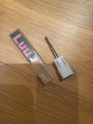 Cuticle bit från Luu - Cuticle bit från luunails, oanvänd. 