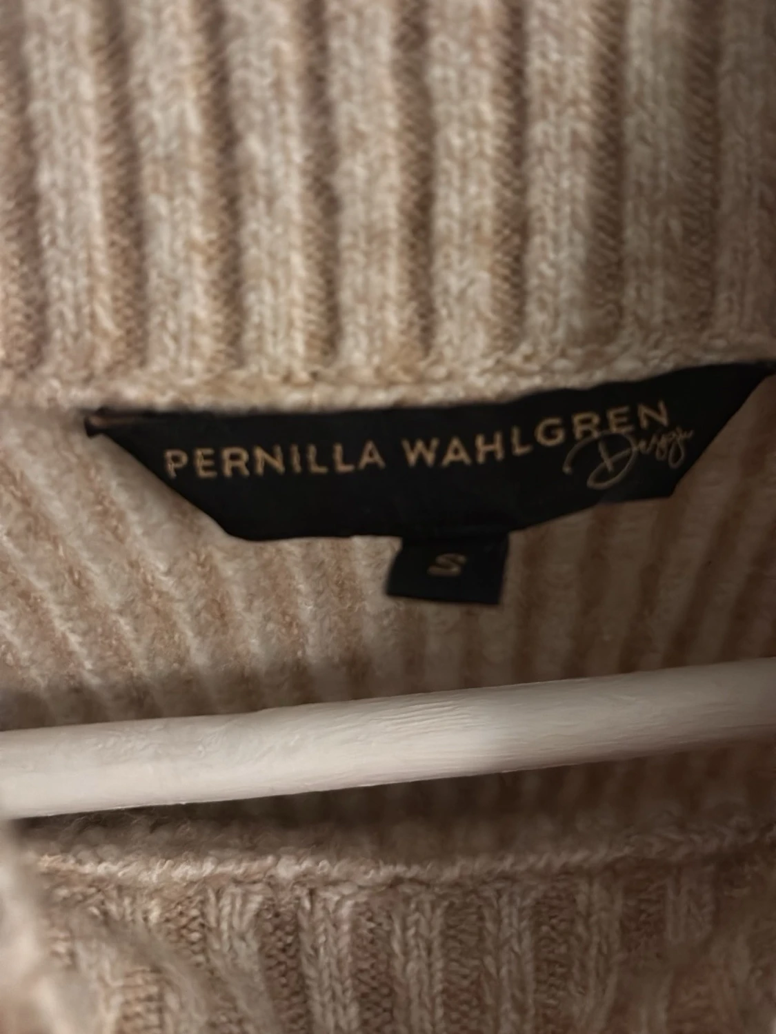 Beige ribbad polotröja Pernilla Wahlgren - 2