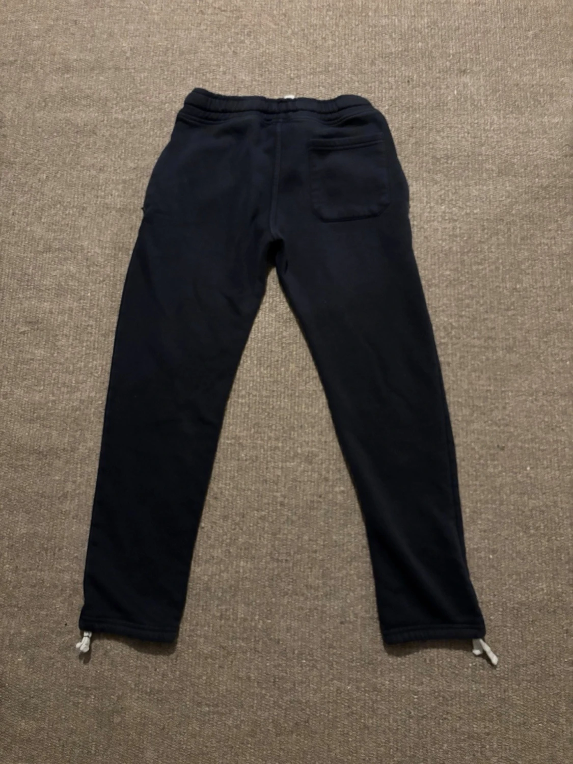 Mörkblå mjukisbyxor med snörning - 1