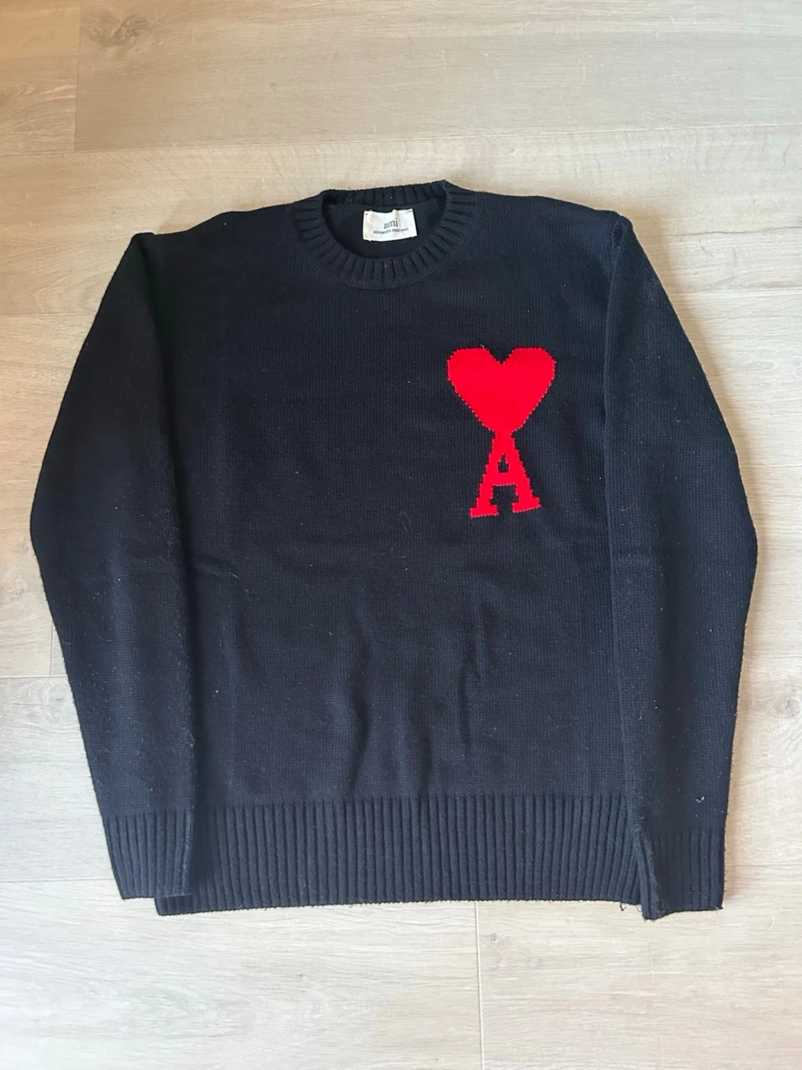 Svart stickad tröja från Ami