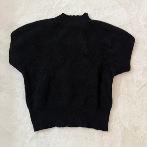 Stickad tröja - Fin stickad ish T-shirt