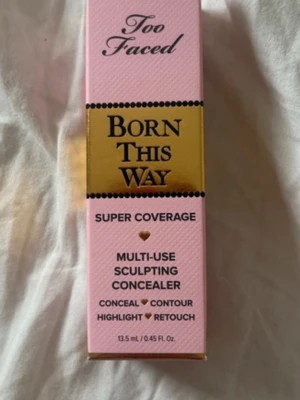 Too Faced Born This Way Concealer - Super coverage multi-use sculpting concealer från Too Faced i nyansen Cream Puff. Säljer pga att jag köpte fel färg.