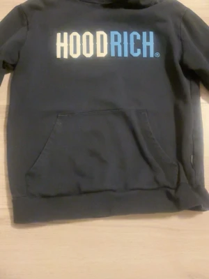 hoodrich hoodie  - säljer den pga ingen användning💞