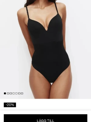 Svart body - Intressekoll, Svart jätte snygg body från hm som jag använt en gång❣️kom gärna med prisförslag 