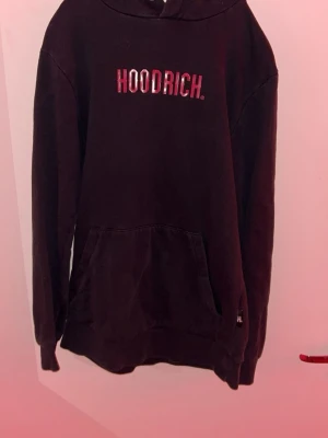 Hoodrich tröja stolrek xs - Säljer denna tröja eftersom ja it använder den 