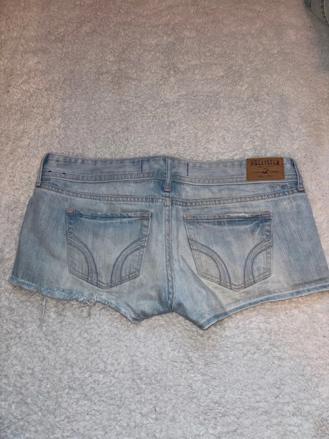 Ljusblå slitna jeansshorts Hollister - 1