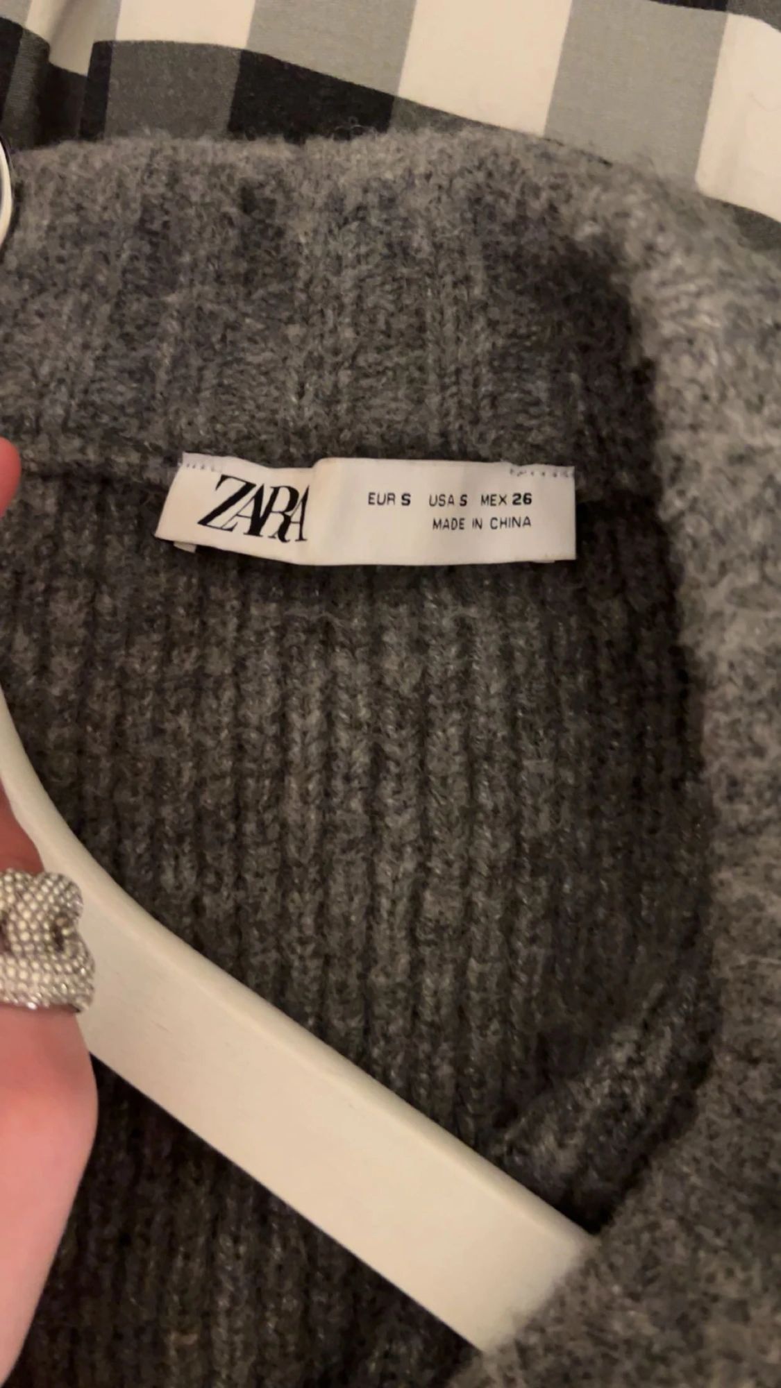 Grå stickad kofta🩶🪩 - 3