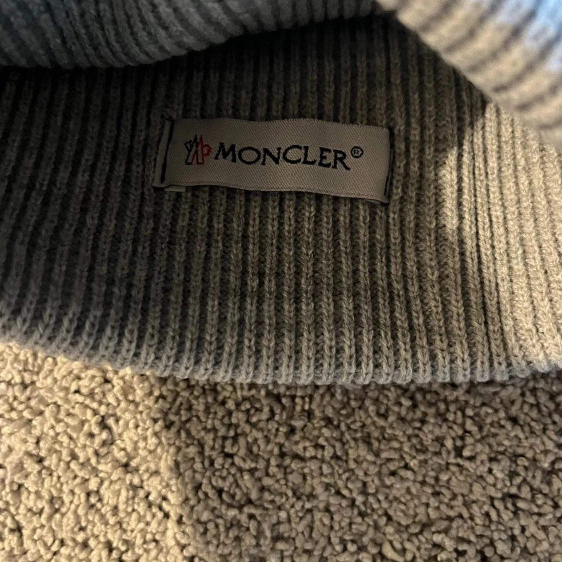 Moncler Mössa  - 3