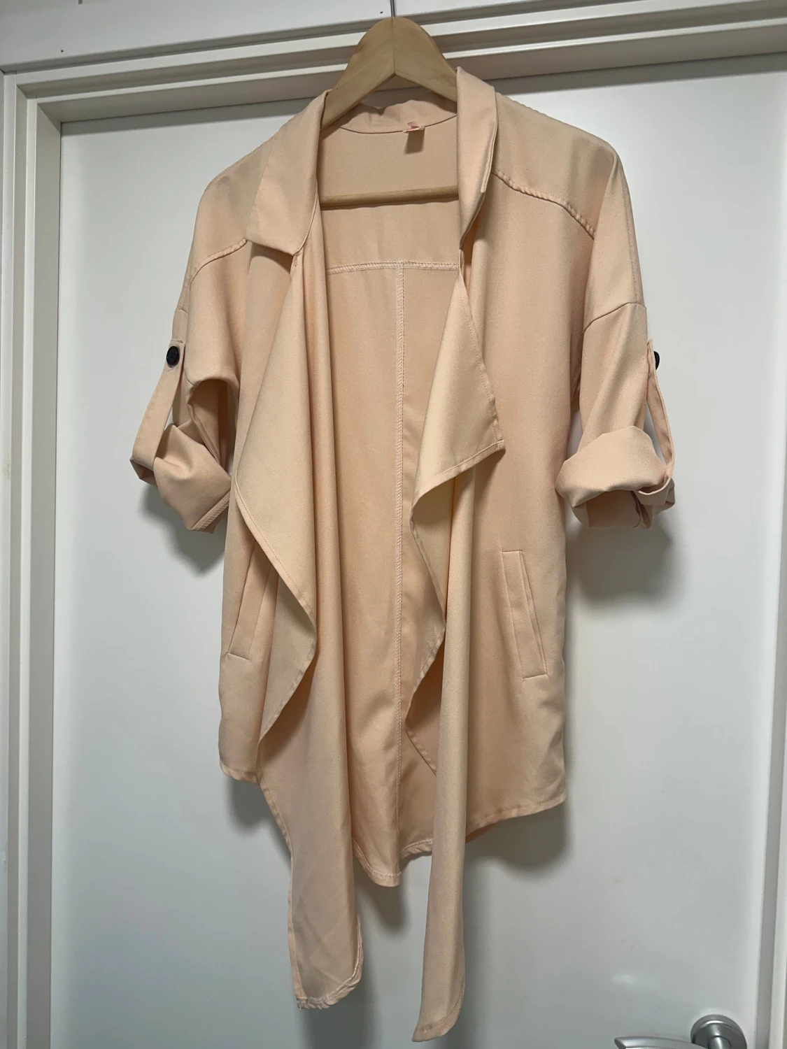 Beige kofta / jacka med uppvikbara ärmar - 5