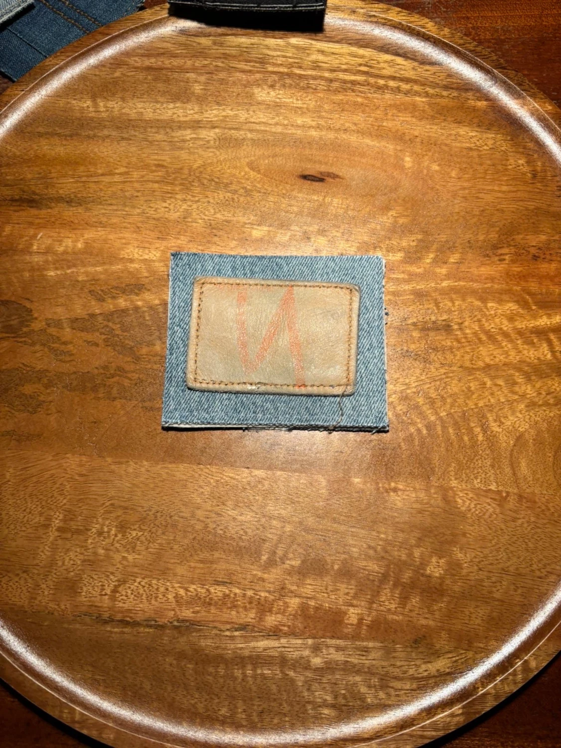 Blå R’essentials korthållare med Nudie tag