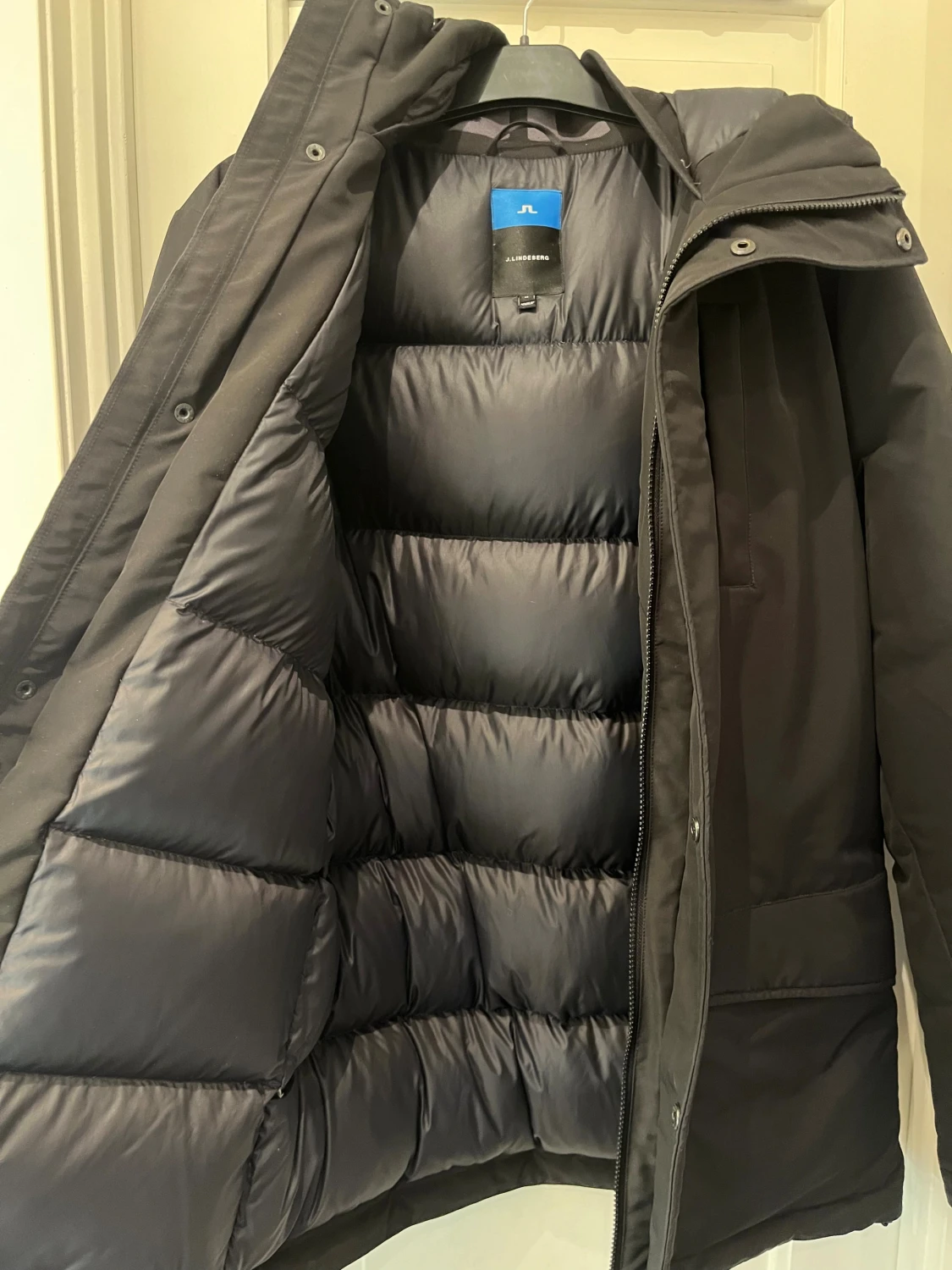Svart dunjacka från J.Lindeberg - 3