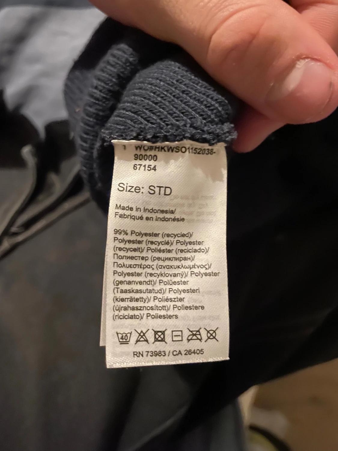 Mörkblå Helly Hansen mössa - 2