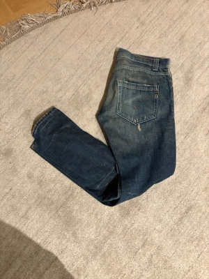Dondup George  - Säljer ett par dondup George jeans i storlek w35 frågor eller funderingar hör av er 
