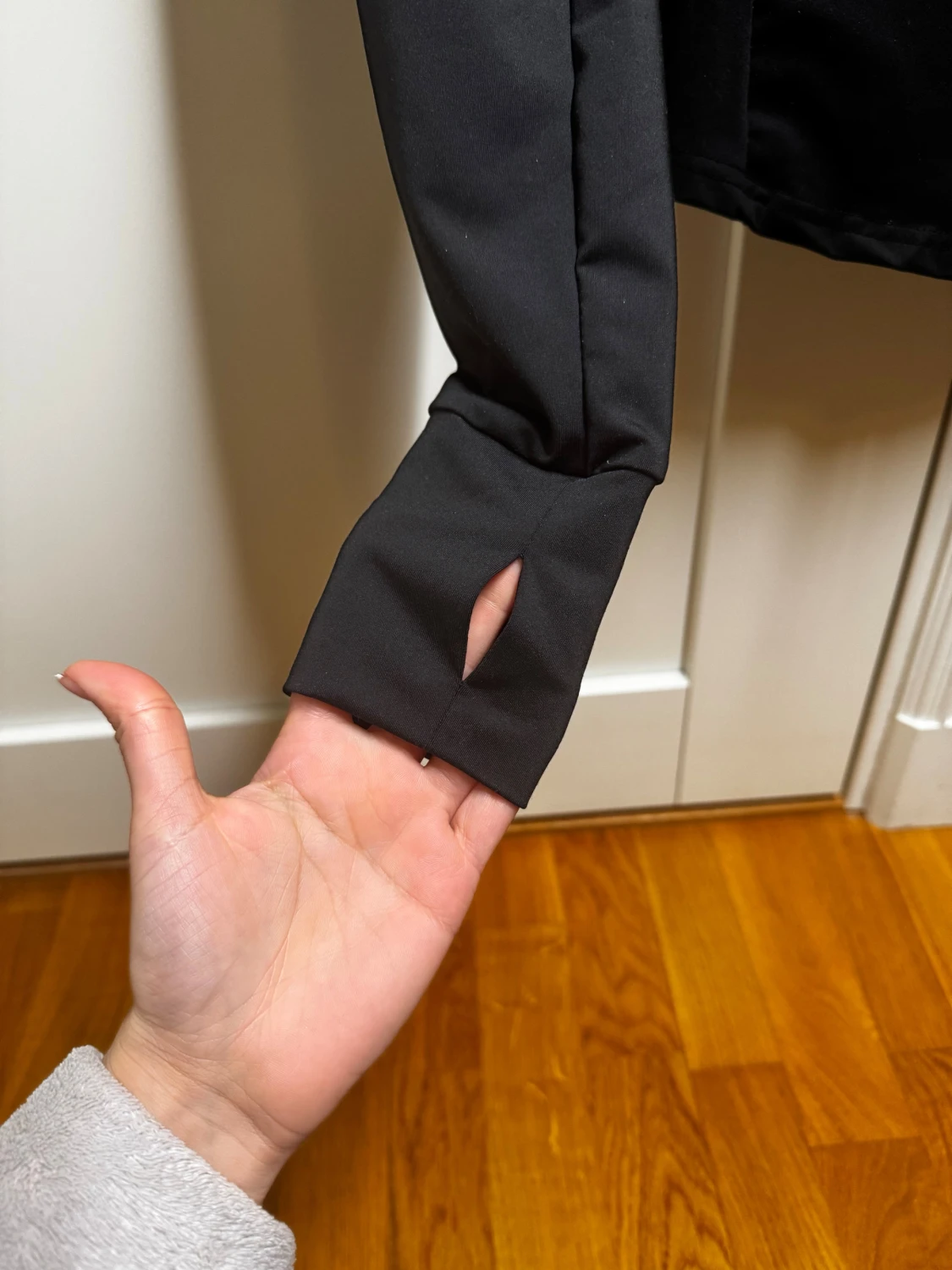 Svart slim vindjacka med dragkedja - 2