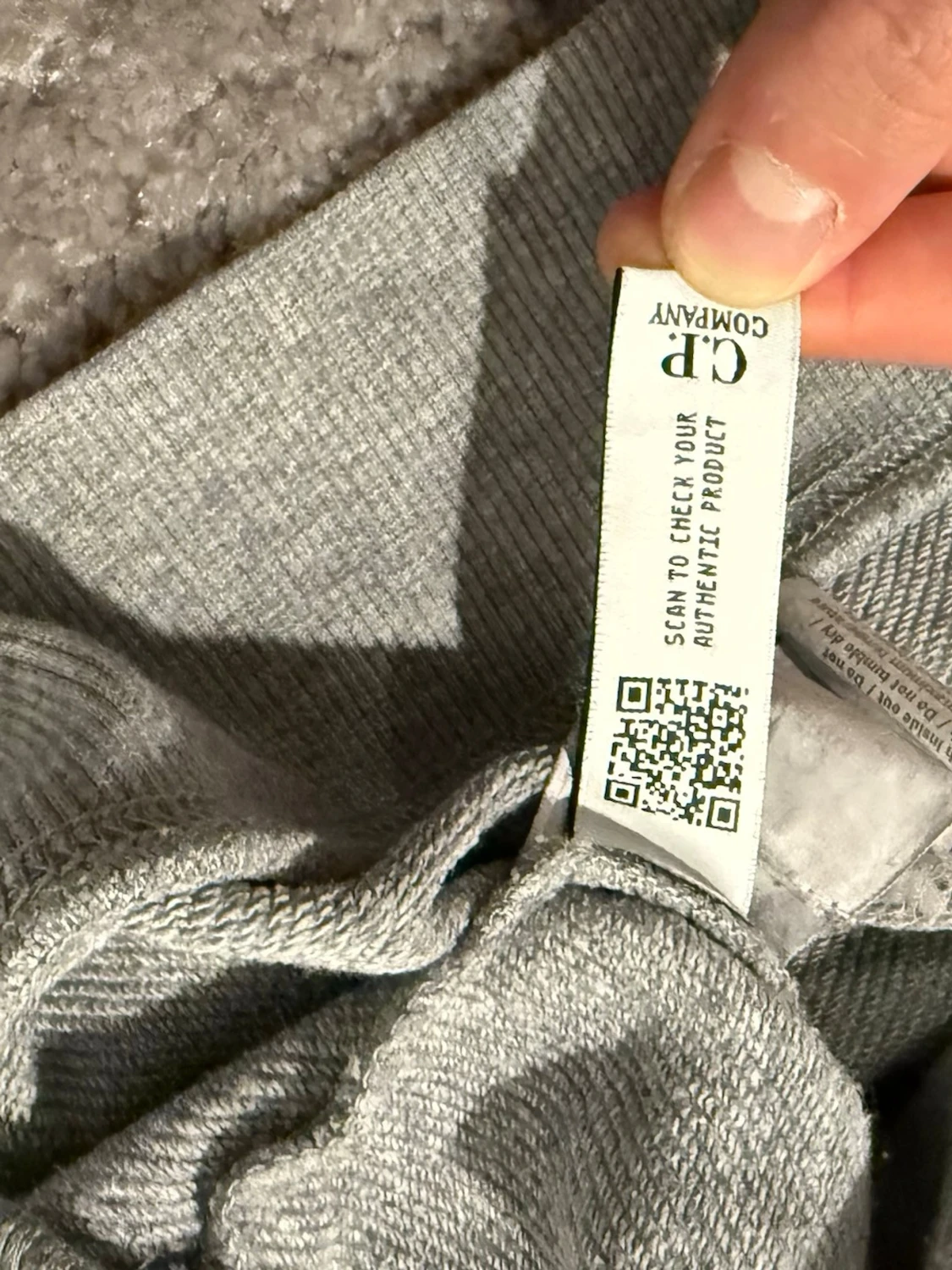 Grå sweatshirt från C.P. Company - 1