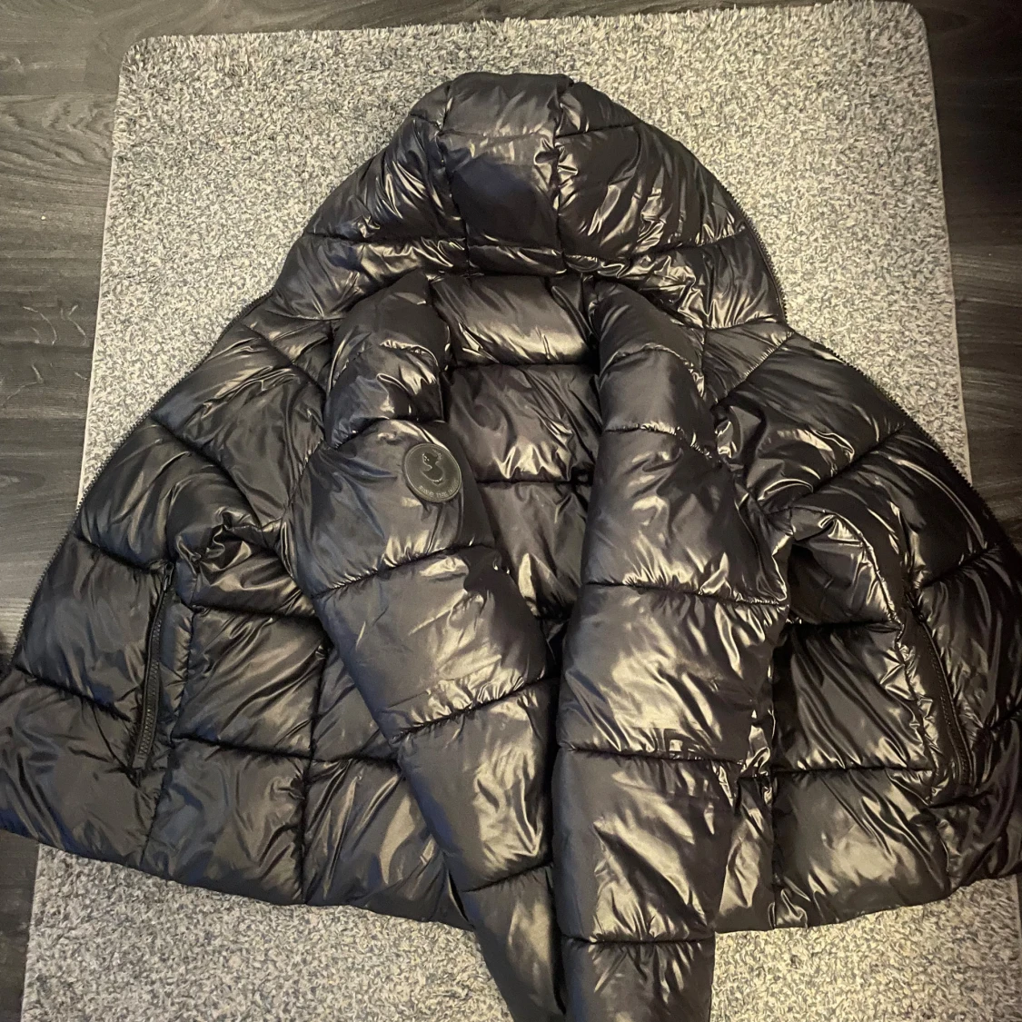 Svart pufferjacka från Save The Duck - 1