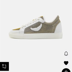 Zadig & Voltaire sneakers - Jättesnygga, De var för stor för mig ): skriv för frågor🫶🏻 gått i dom en gång ute och slängde lådan igår så kan därför inte lämna tillbaka de
