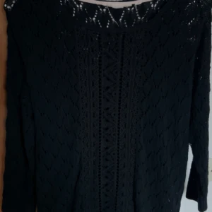 Marinblå  see through stickad tröja - Oversized see through stickad tröja , använd endast en gång.